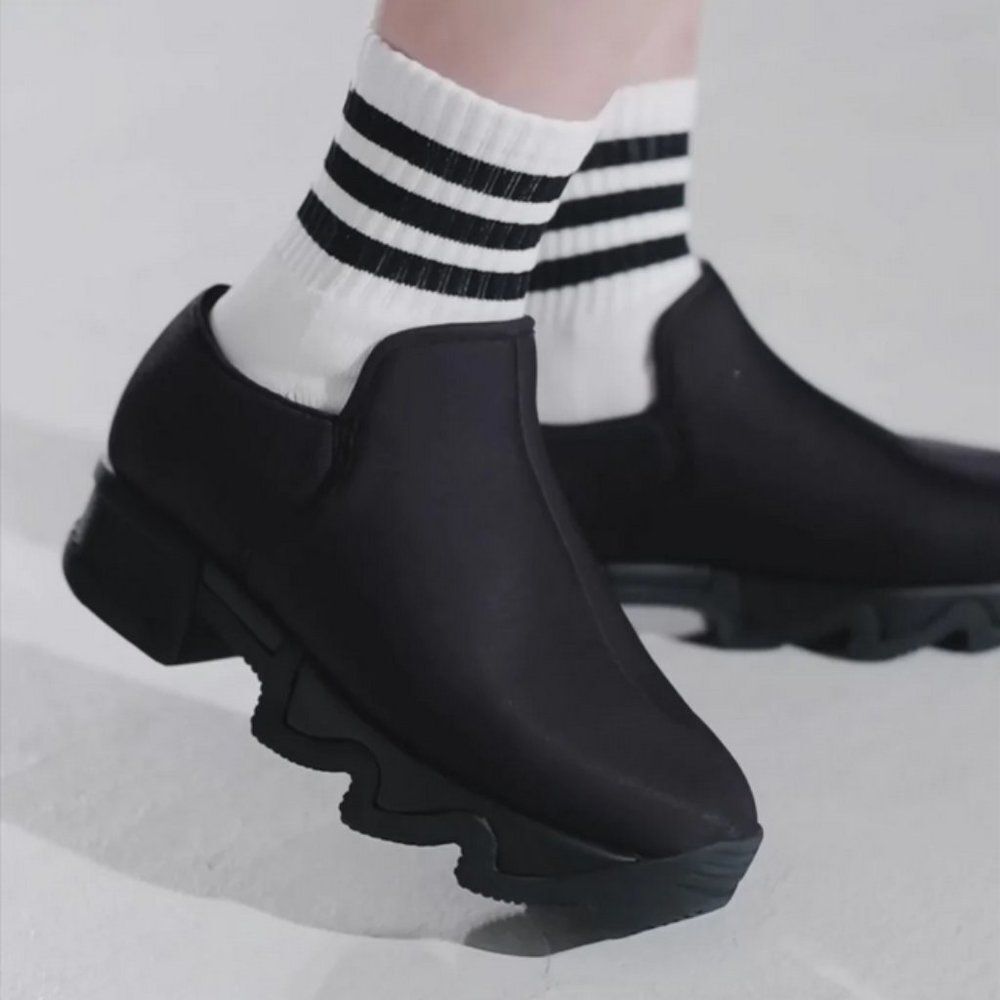 iRi NYC Sz. 9.5 Black WES I Low Top Sneaker